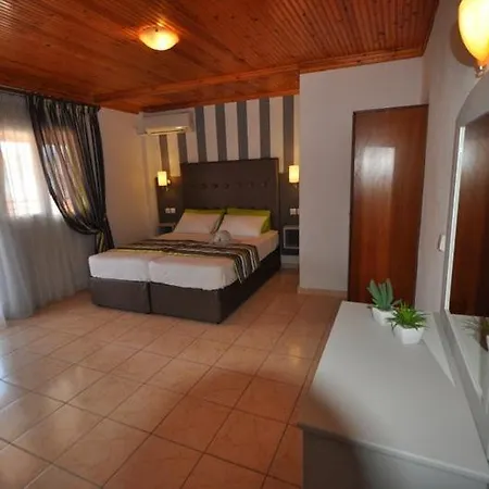 Asterias Hotel *
